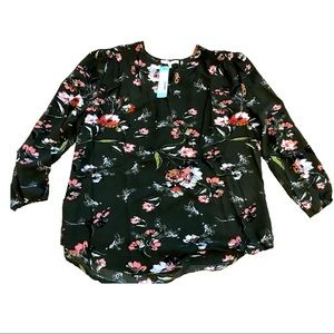 Fun2Fun Splitneck dk green top XL. NWT Stitchfix.